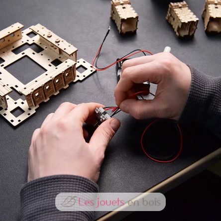 Faro di Alessandria modello meccanico U-70254 Ugears 6
